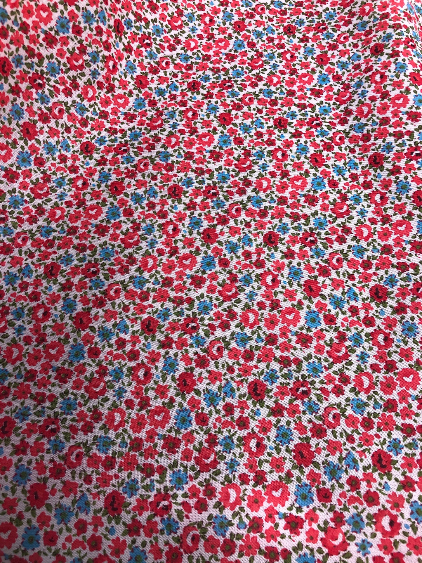 1 Metre Blue Forget Me Not & Tiny Red Poppy Polycotton Fabric x 112cm